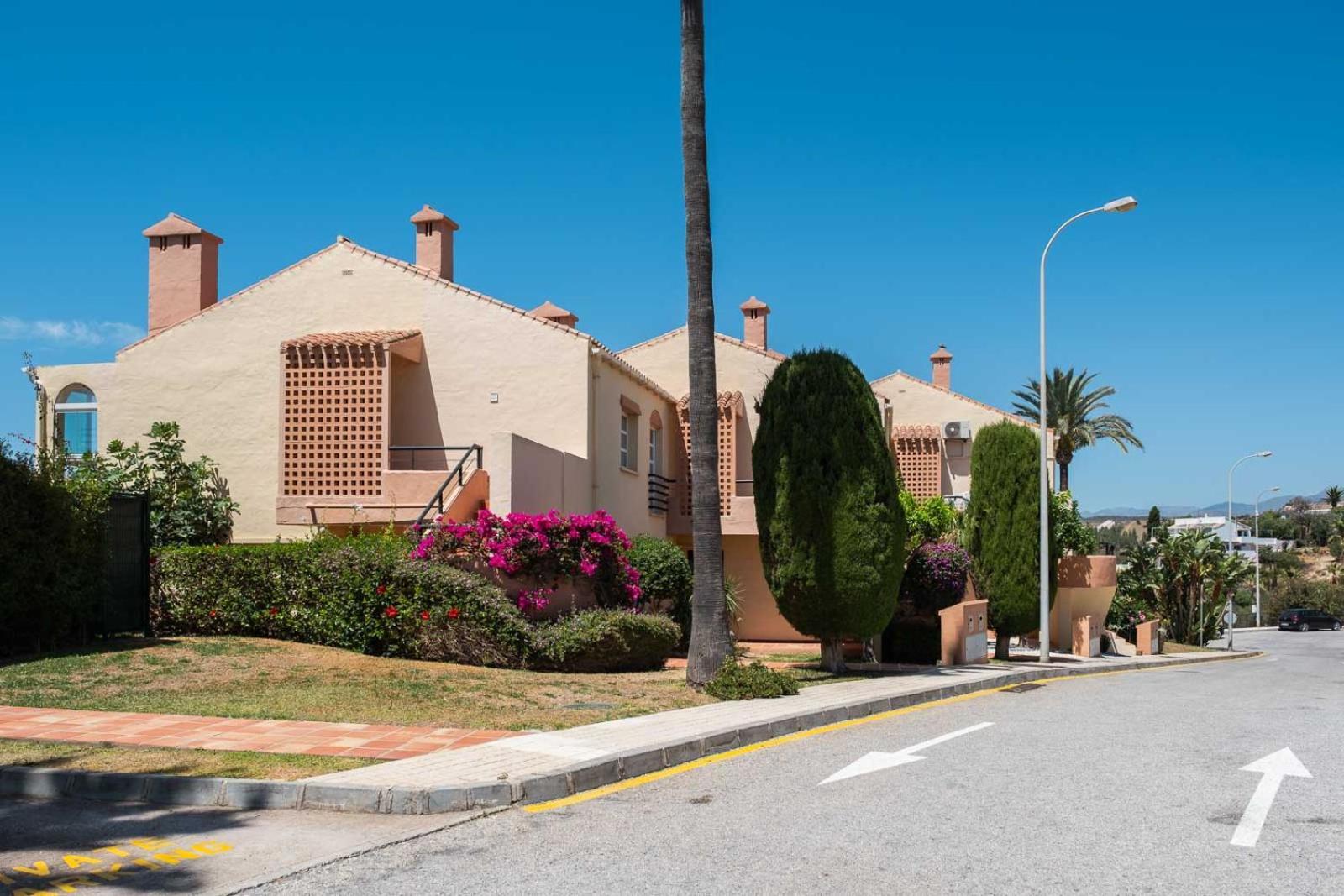 Family & Beach Apartments Mijas Costa & Fuengirola By Alfresco Stays El Faro Экстерьер фото