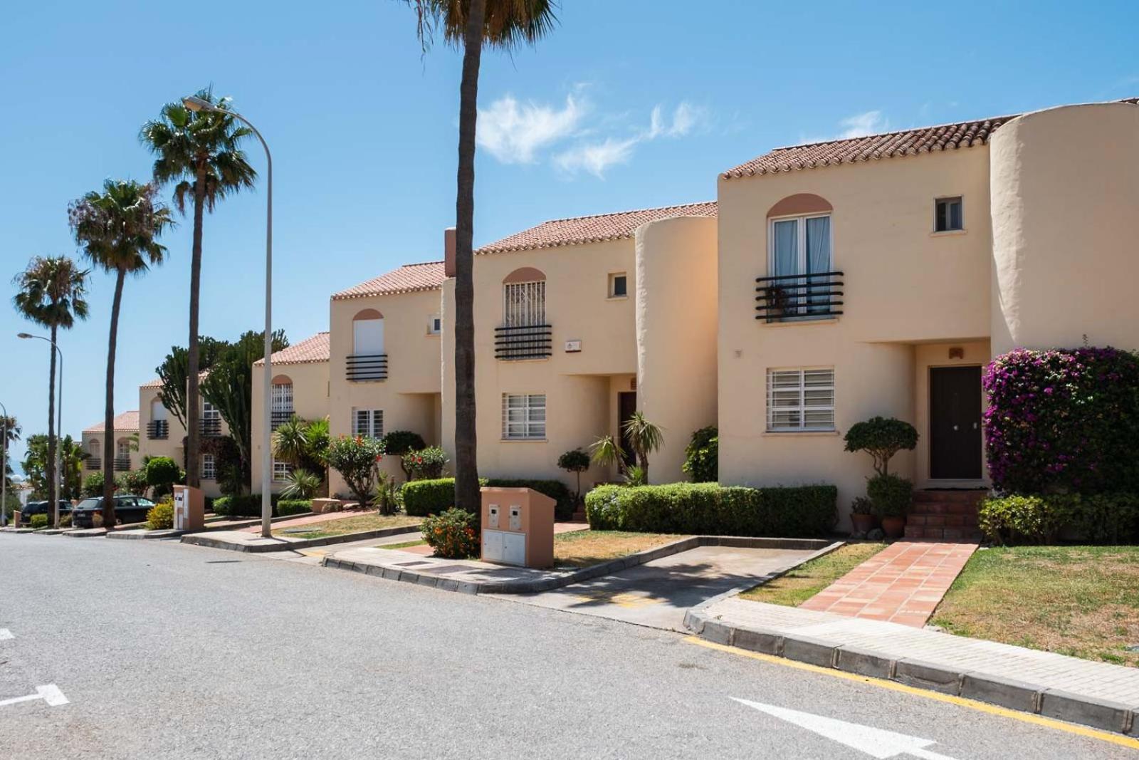 Family & Beach Apartments Mijas Costa & Fuengirola By Alfresco Stays El Faro Экстерьер фото